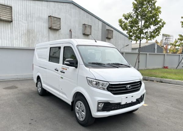 Giá xe tải van Thaco TF450V 5S 5 chỗ 750kg